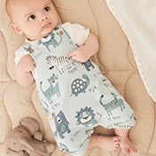 Baby-Bekleidung für Jungen